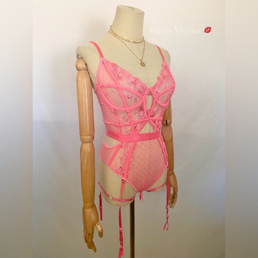 FLORAL EMBROIDERED UNDERWIRE MESH THONG BODYSUIT & GARTERS IN BUBBLEGUM PINK